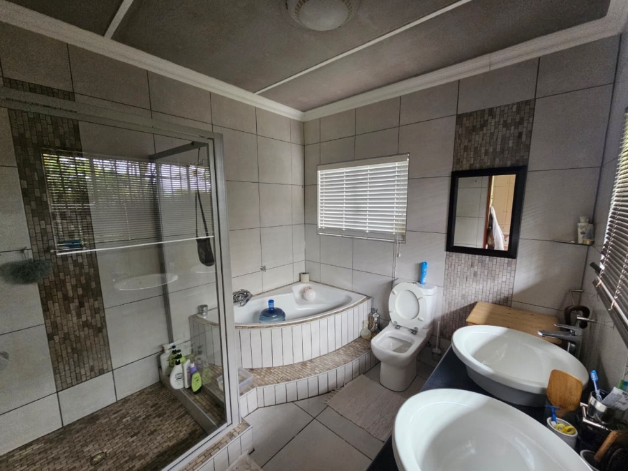 4 Bedroom Property for Sale in Meer En See KwaZulu-Natal