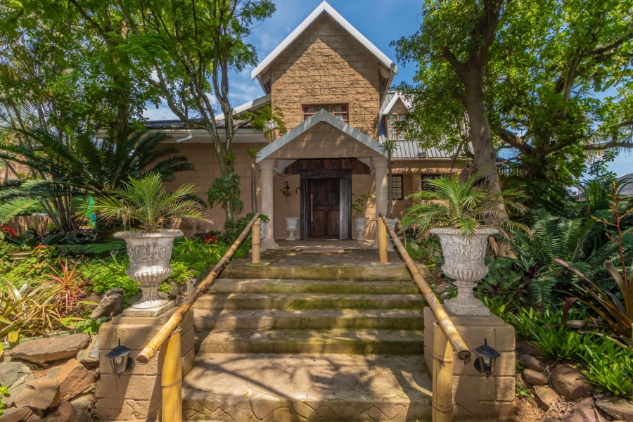 5 Bedroom Property for Sale in Amanzimtoti KwaZulu-Natal