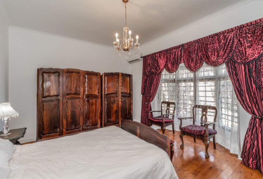 5 Bedroom Property for Sale in Amanzimtoti KwaZulu-Natal