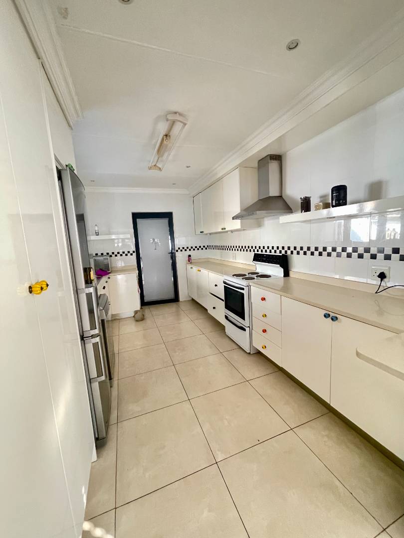 To Let 4 Bedroom Property for Rent in Umhlanga KwaZulu-Natal