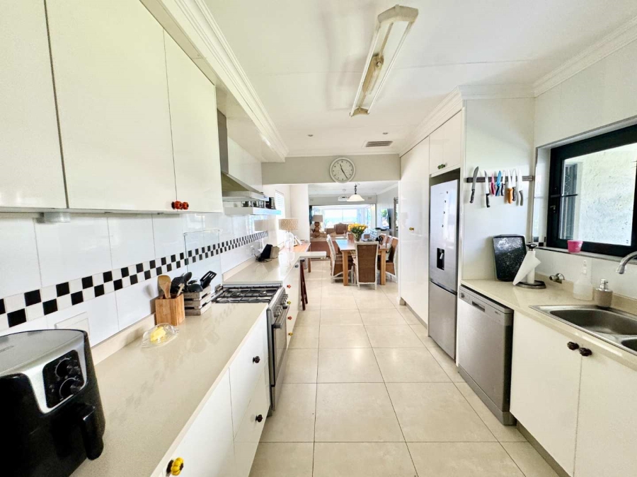 To Let 4 Bedroom Property for Rent in Umhlanga KwaZulu-Natal