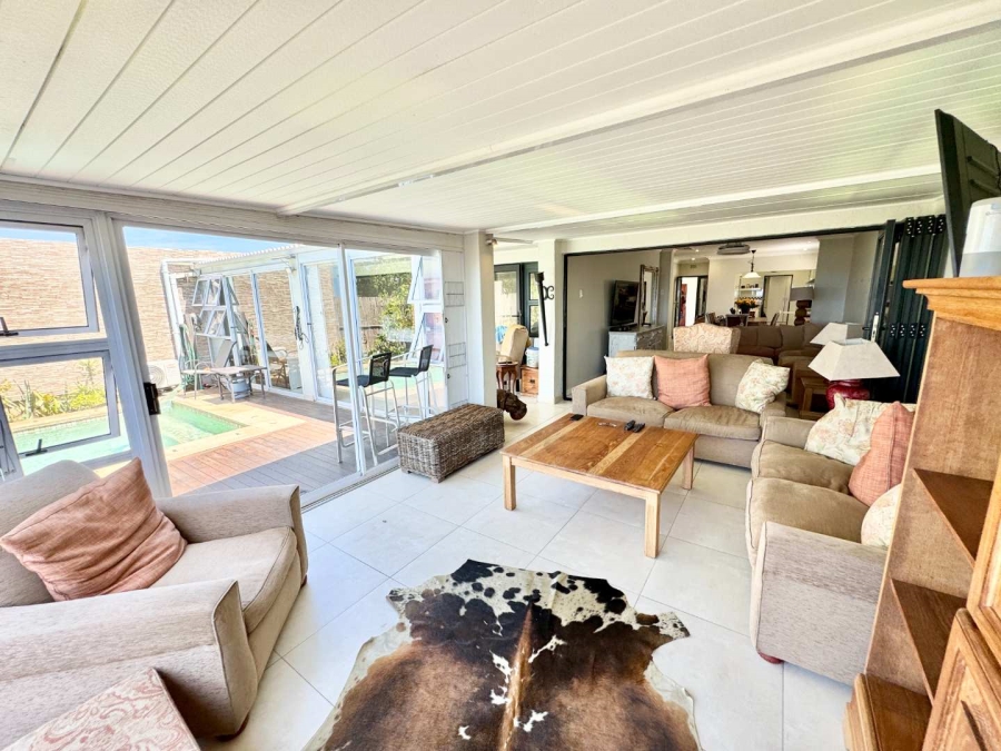 To Let 4 Bedroom Property for Rent in Umhlanga KwaZulu-Natal