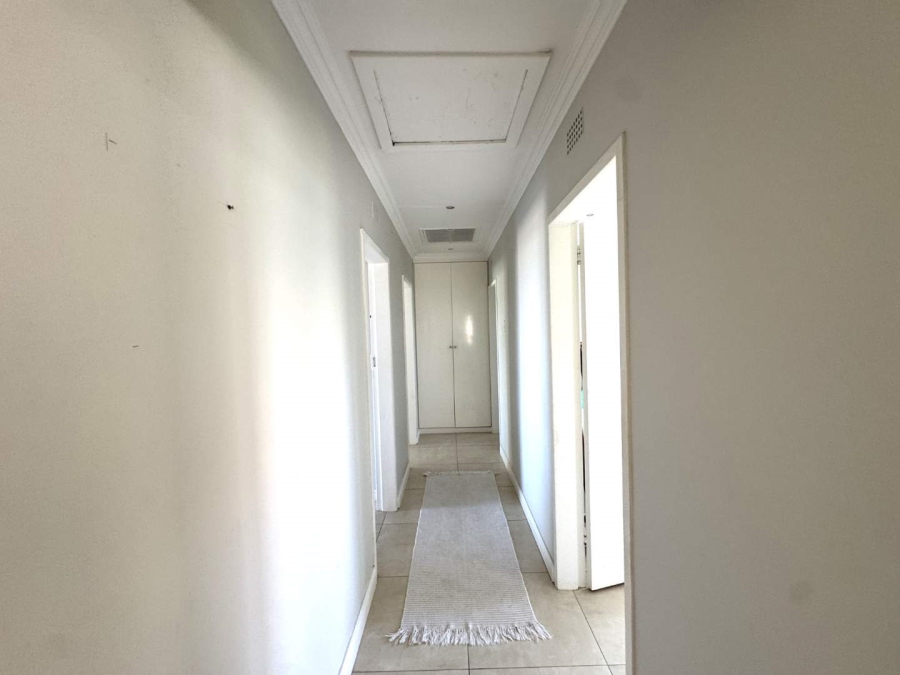 To Let 4 Bedroom Property for Rent in Umhlanga KwaZulu-Natal