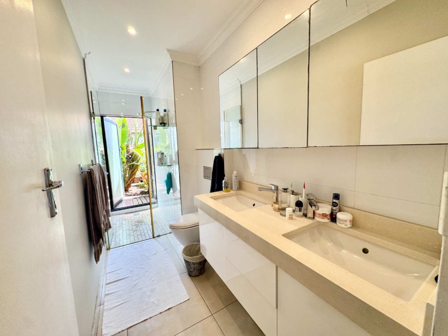 To Let 4 Bedroom Property for Rent in Umhlanga KwaZulu-Natal