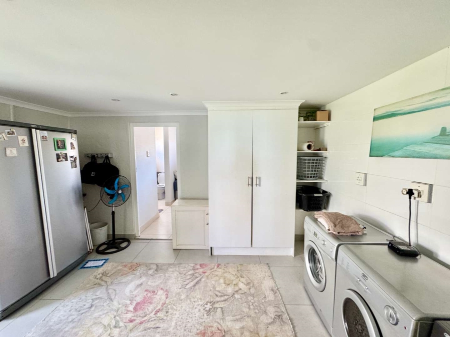 To Let 4 Bedroom Property for Rent in Umhlanga KwaZulu-Natal