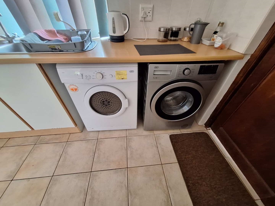 To Let 1 Bedroom Property for Rent in Waterfall KwaZulu-Natal