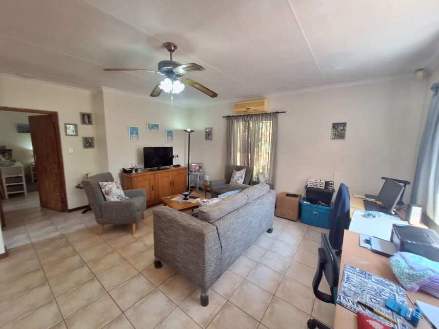 To Let 1 Bedroom Property for Rent in Waterfall KwaZulu-Natal