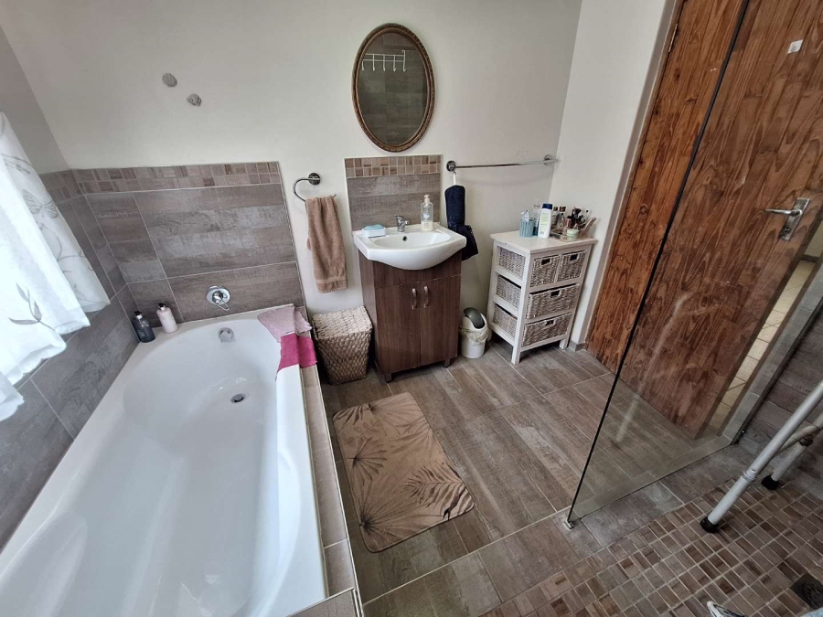 To Let 1 Bedroom Property for Rent in Waterfall KwaZulu-Natal
