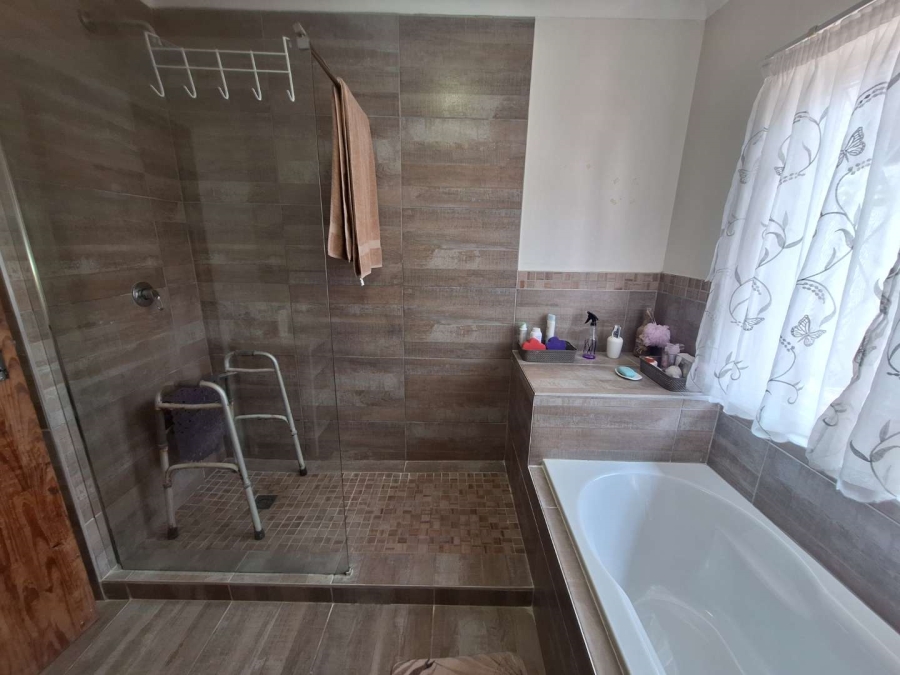 To Let 1 Bedroom Property for Rent in Waterfall KwaZulu-Natal