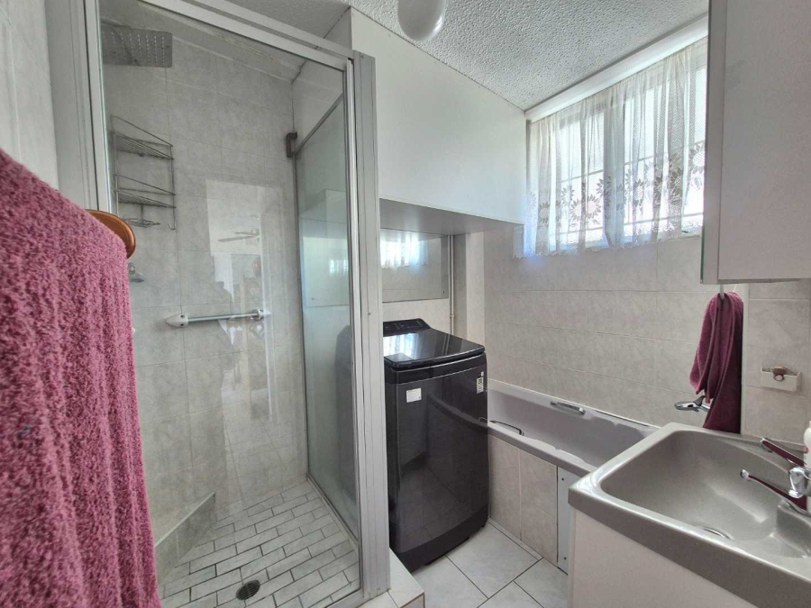 2 Bedroom Property for Sale in Amanzimtoti KwaZulu-Natal