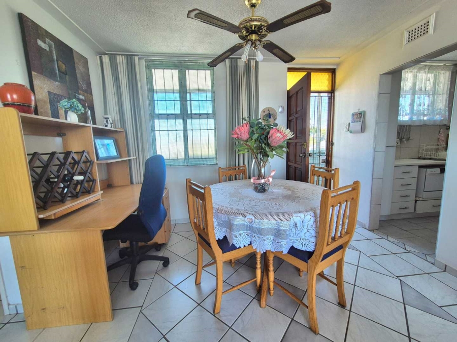 2 Bedroom Property for Sale in Amanzimtoti KwaZulu-Natal