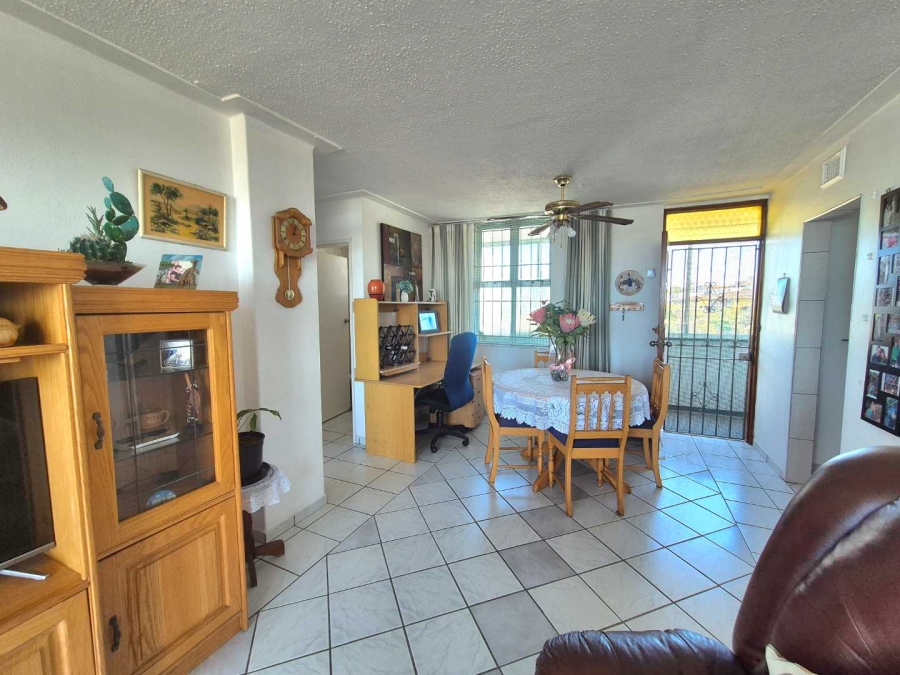 2 Bedroom Property for Sale in Amanzimtoti KwaZulu-Natal