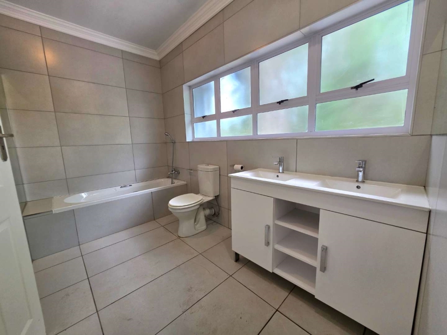 To Let 4 Bedroom Property for Rent in Gillitts KwaZulu-Natal