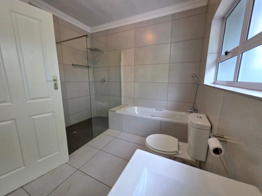 To Let 4 Bedroom Property for Rent in Gillitts KwaZulu-Natal
