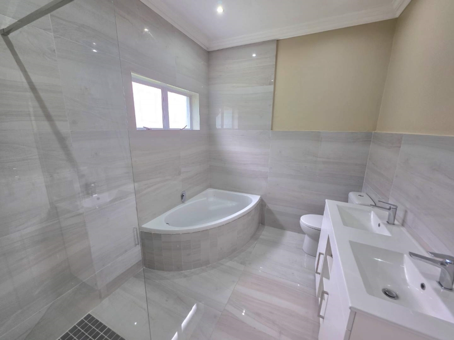 To Let 4 Bedroom Property for Rent in Gillitts KwaZulu-Natal
