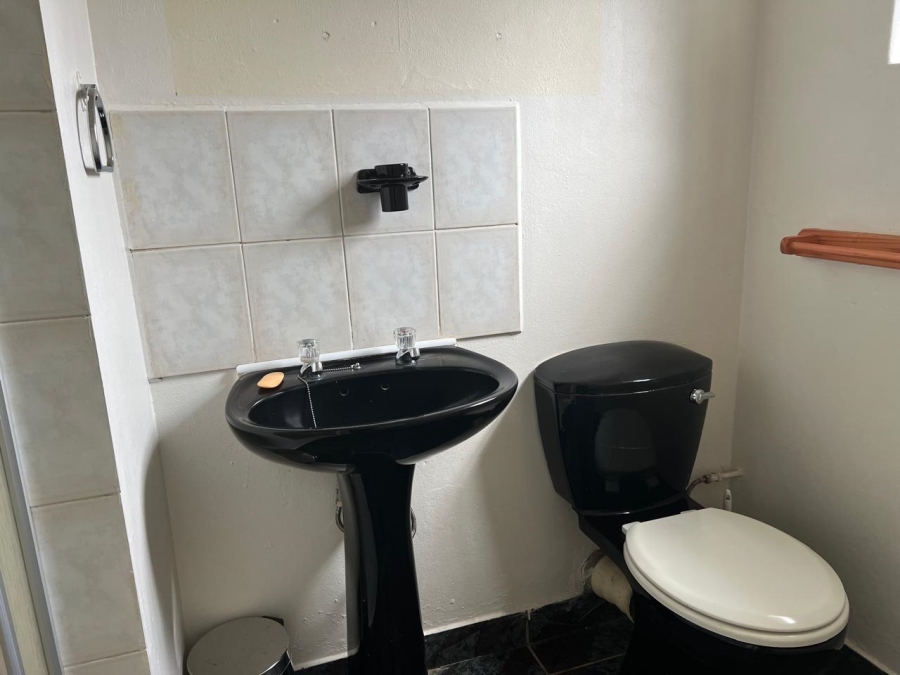 1 Bedroom Property for Sale in Tweedie KwaZulu-Natal