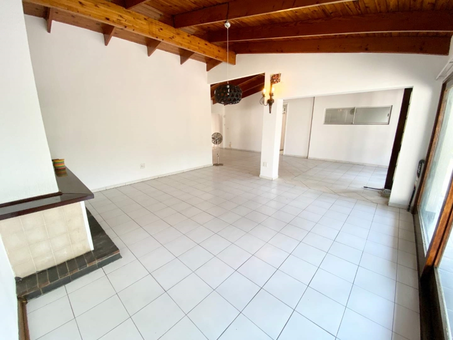 To Let 4 Bedroom Property for Rent in Umhlanga KwaZulu-Natal