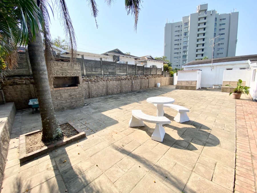 To Let 4 Bedroom Property for Rent in Umhlanga KwaZulu-Natal