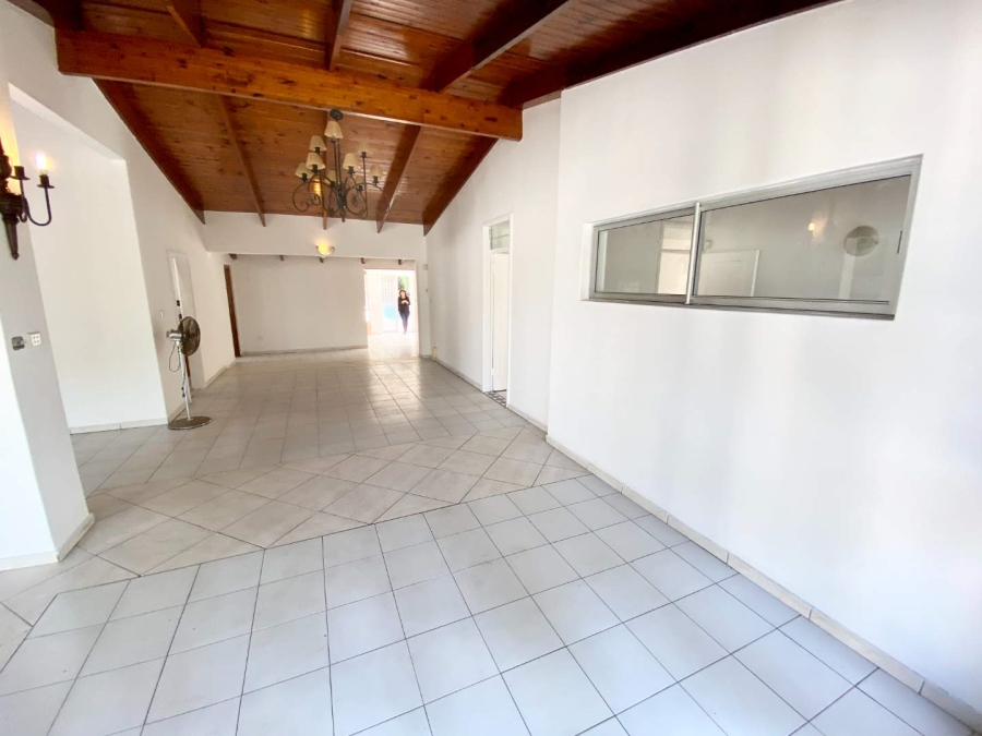 To Let 4 Bedroom Property for Rent in Umhlanga KwaZulu-Natal
