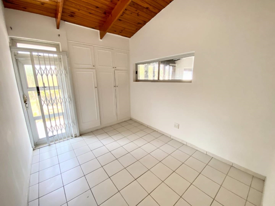 To Let 4 Bedroom Property for Rent in Umhlanga KwaZulu-Natal