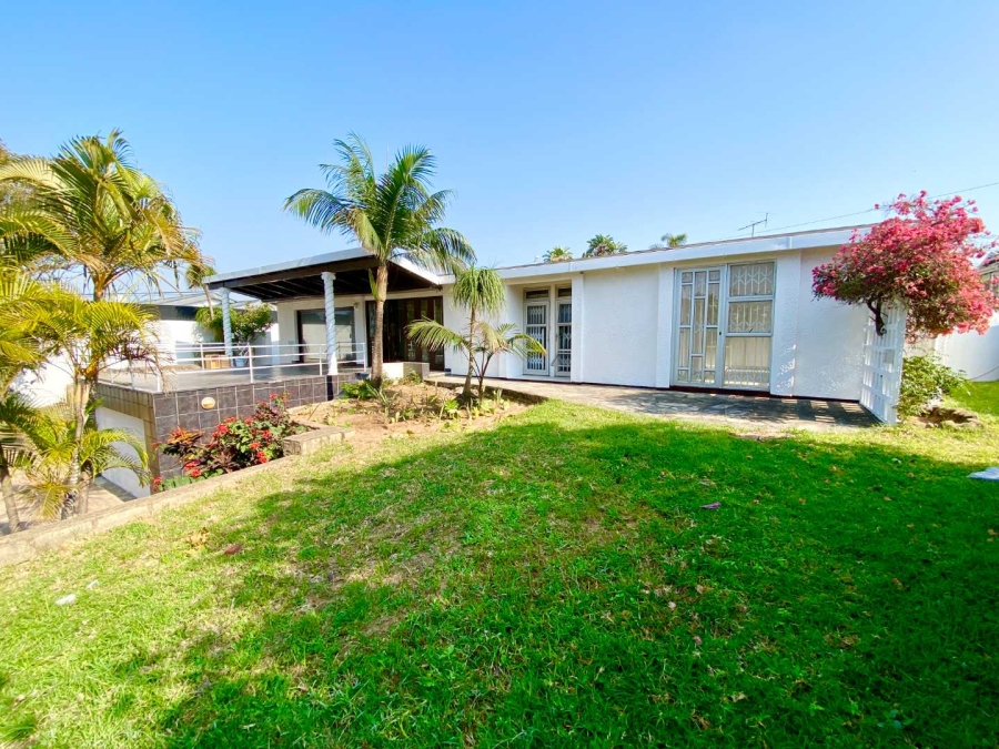 To Let 4 Bedroom Property for Rent in Umhlanga KwaZulu-Natal
