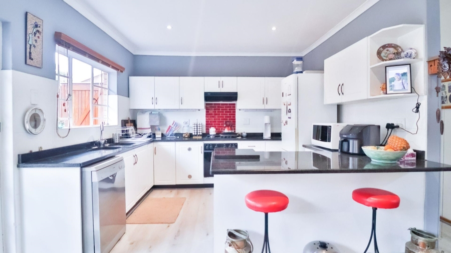 3 Bedroom Property for Sale in Greendale KwaZulu-Natal
