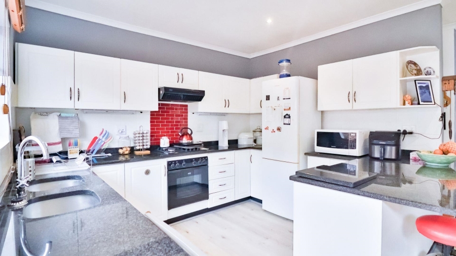 3 Bedroom Property for Sale in Greendale KwaZulu-Natal