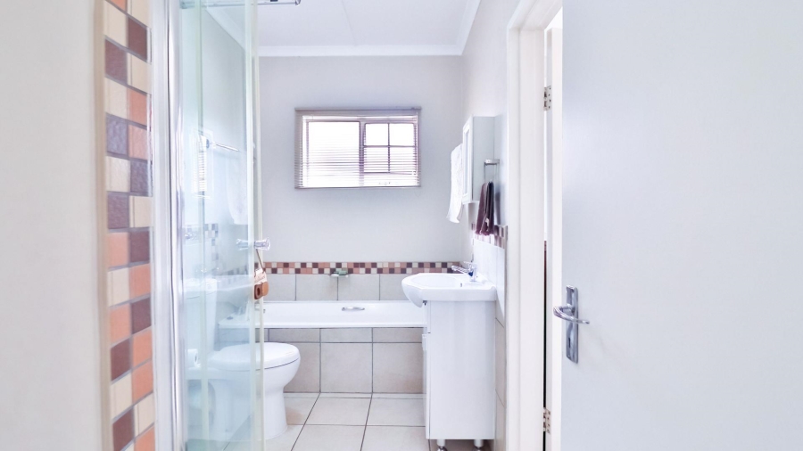 3 Bedroom Property for Sale in Greendale KwaZulu-Natal