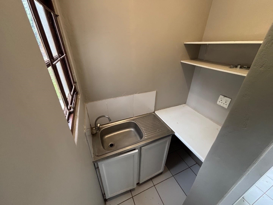 To Let 3 Bedroom Property for Rent in Kloof KwaZulu-Natal