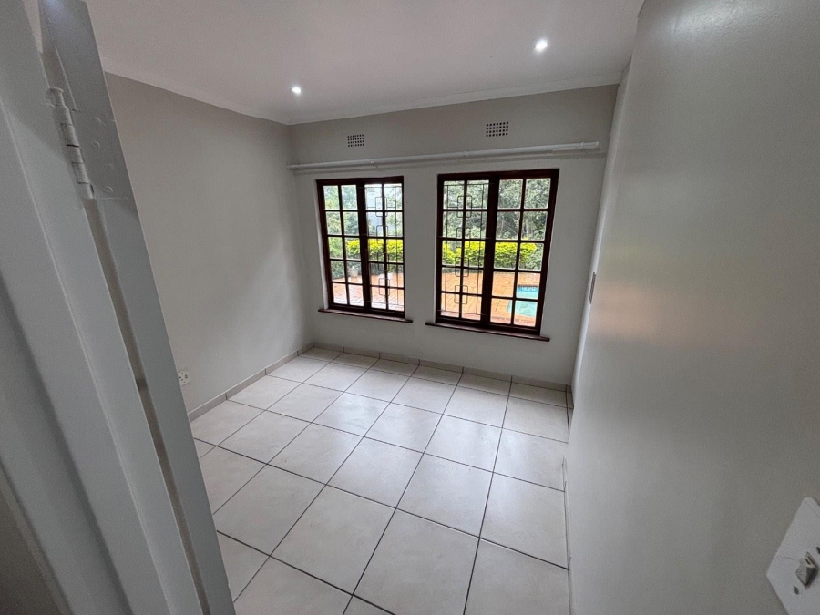 To Let 3 Bedroom Property for Rent in Kloof KwaZulu-Natal