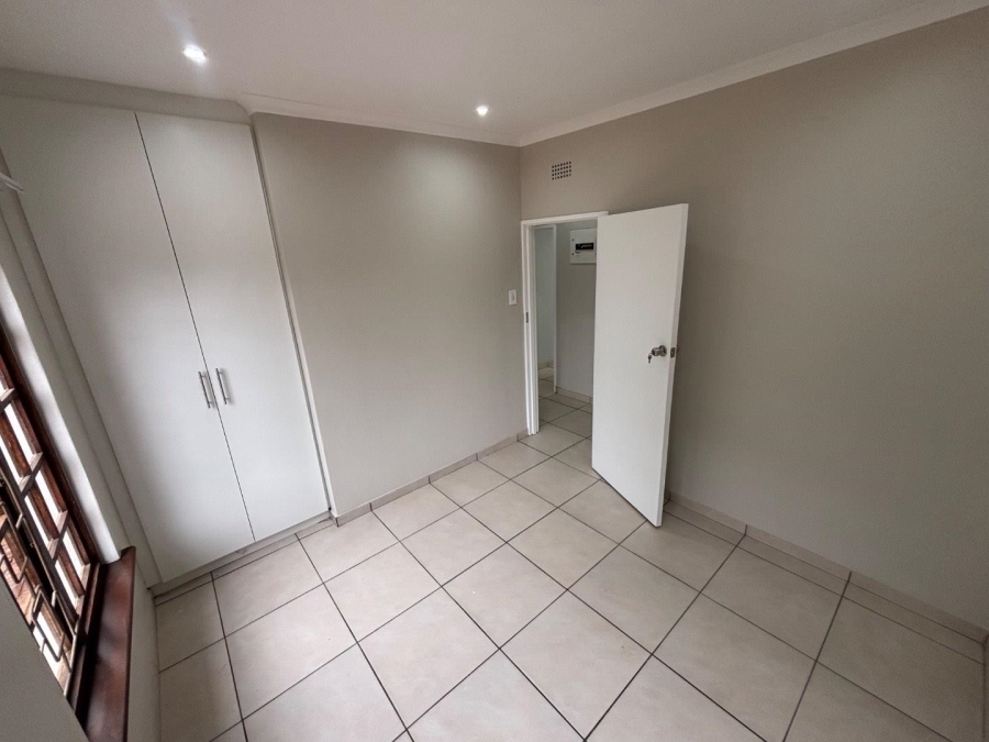 To Let 3 Bedroom Property for Rent in Kloof KwaZulu-Natal