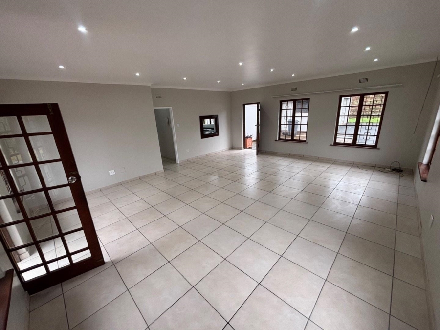 To Let 3 Bedroom Property for Rent in Kloof KwaZulu-Natal