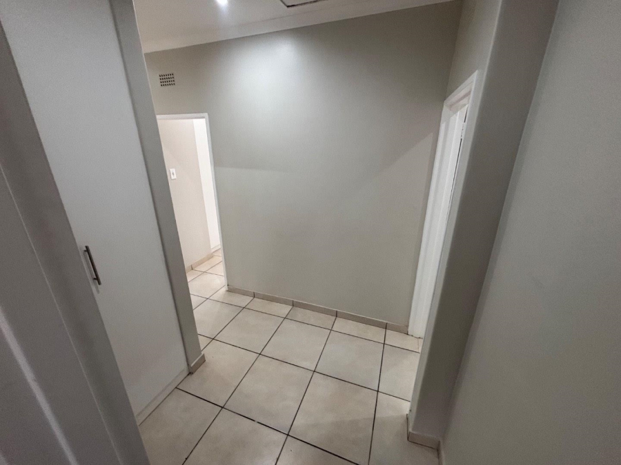 To Let 3 Bedroom Property for Rent in Kloof KwaZulu-Natal