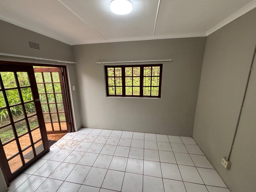 To Let 3 Bedroom Property for Rent in Kloof KwaZulu-Natal