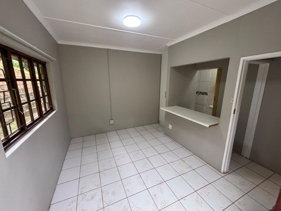 To Let 3 Bedroom Property for Rent in Kloof KwaZulu-Natal