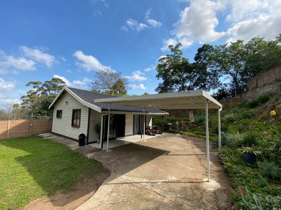 2 Bedroom Property for Sale in Kloof KwaZulu-Natal