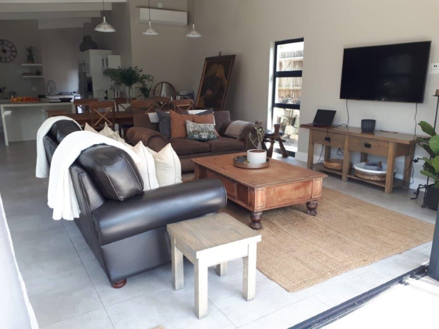 To Let 4 Bedroom Property for Rent in Palm Lakes Estate KwaZulu-Natal