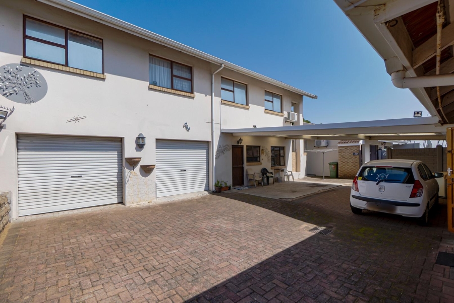 9 Bedroom Property for Sale in Athlone Park KwaZulu-Natal