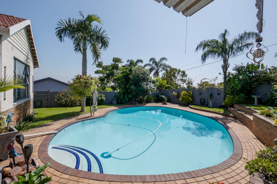 9 Bedroom Property for Sale in Athlone Park KwaZulu-Natal