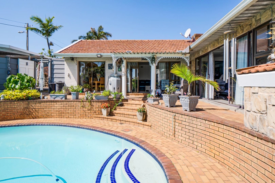 9 Bedroom Property for Sale in Athlone Park KwaZulu-Natal