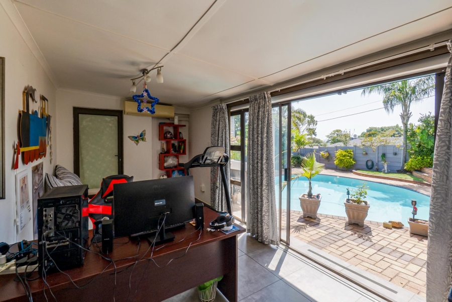 9 Bedroom Property for Sale in Athlone Park KwaZulu-Natal