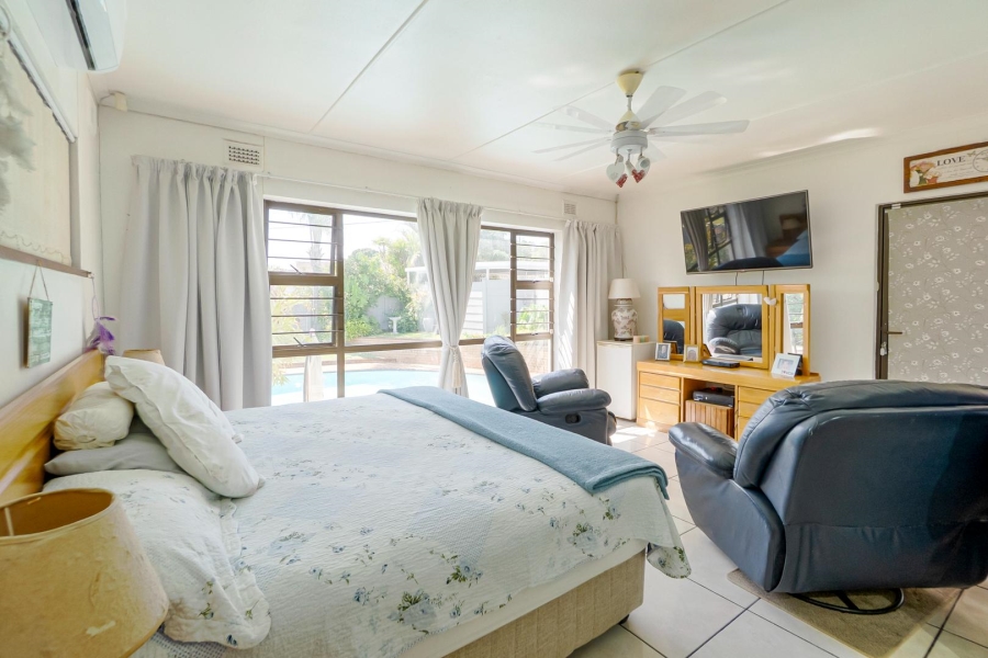 9 Bedroom Property for Sale in Athlone Park KwaZulu-Natal