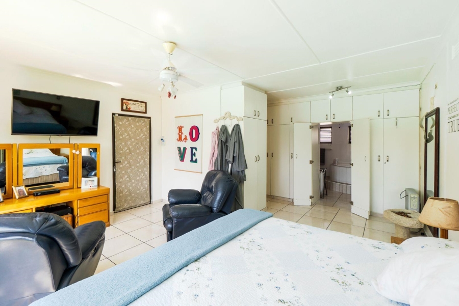 9 Bedroom Property for Sale in Athlone Park KwaZulu-Natal