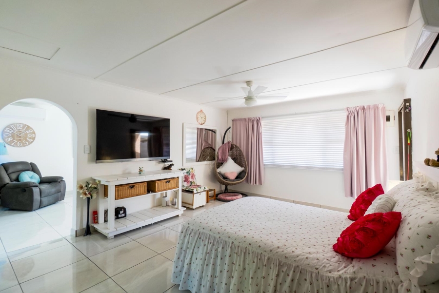 9 Bedroom Property for Sale in Athlone Park KwaZulu-Natal