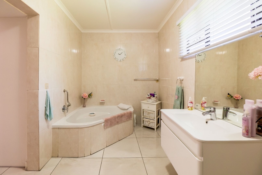 9 Bedroom Property for Sale in Athlone Park KwaZulu-Natal