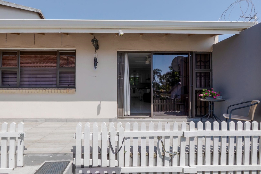 9 Bedroom Property for Sale in Athlone Park KwaZulu-Natal
