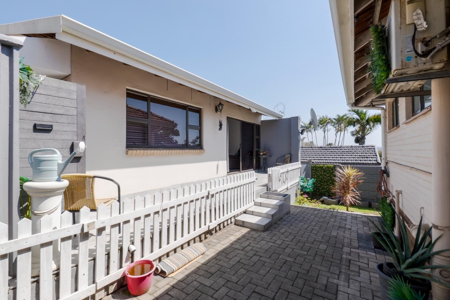 9 Bedroom Property for Sale in Athlone Park KwaZulu-Natal