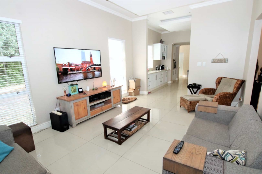 To Let 4 Bedroom Property for Rent in Umhlanga KwaZulu-Natal