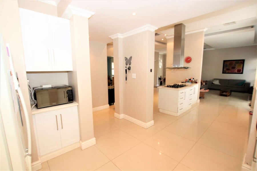 To Let 4 Bedroom Property for Rent in Umhlanga KwaZulu-Natal
