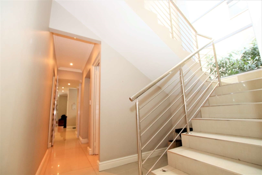 To Let 4 Bedroom Property for Rent in Umhlanga KwaZulu-Natal
